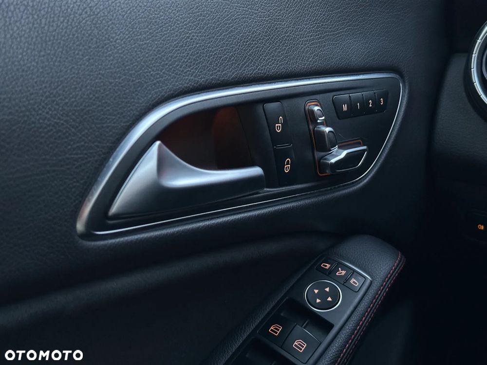 Mercedes-Benz CLA 220 d 7G-DCT AMG Line - 11