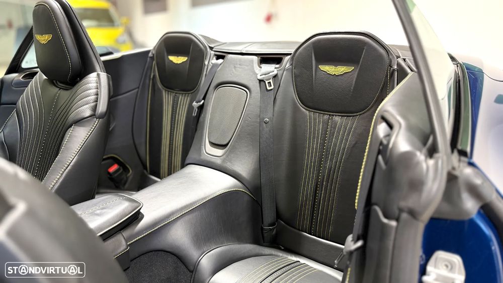 Aston Martin DB11 Volante V8 - 17