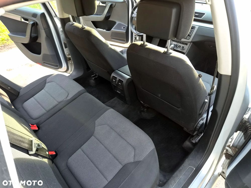 Volkswagen Passat 2.0 TDI Comfortline DSG - 10