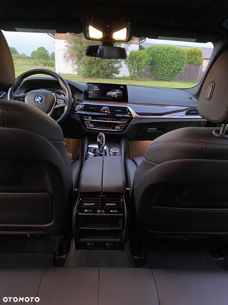 BMW Seria 5 530i Sport Line - 16