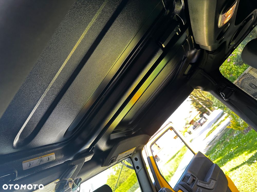 Jeep Wrangler 3.8 Sport - 22