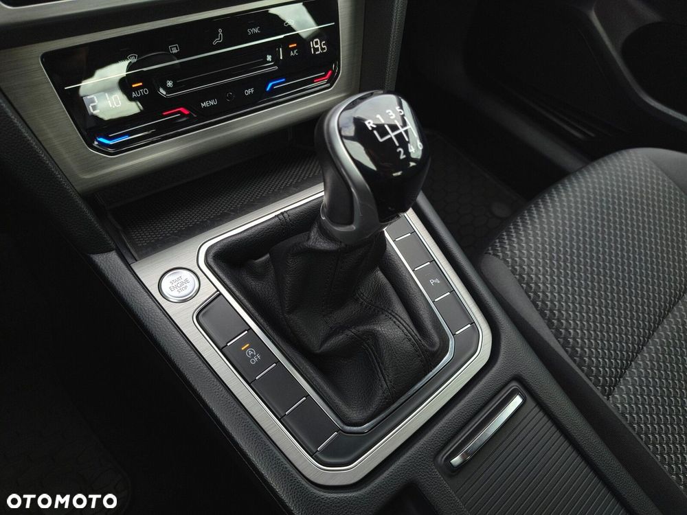 Volkswagen Passat 1.5 TSI EVO Essence - 23