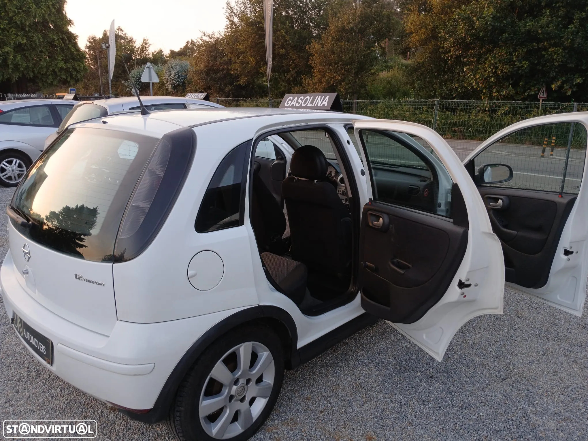 Opel Corsa 1.2 16V Cosmo - 12