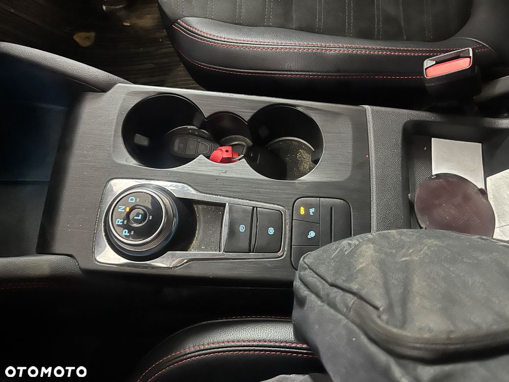 Ford Kuga 2.5P PHEV FWD ST-Line X - 18