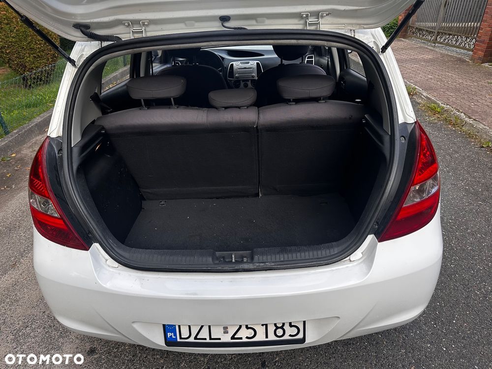 Hyundai i20 - 11