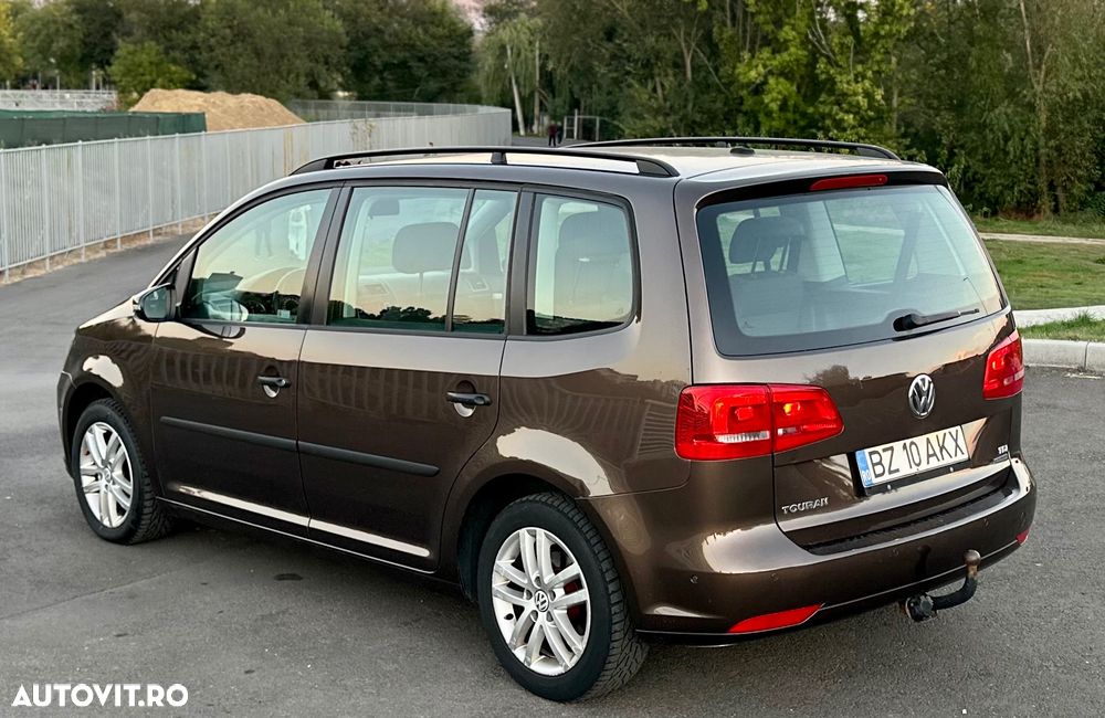 Volkswagen Touran 2012 photo 4