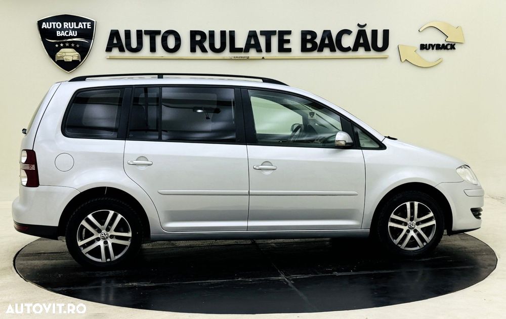 Volkswagen Touran - 4