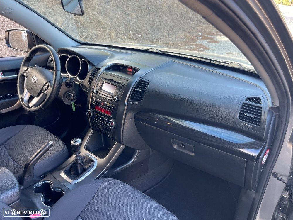 Kia Sorento 2.2 CRDi EX - 32