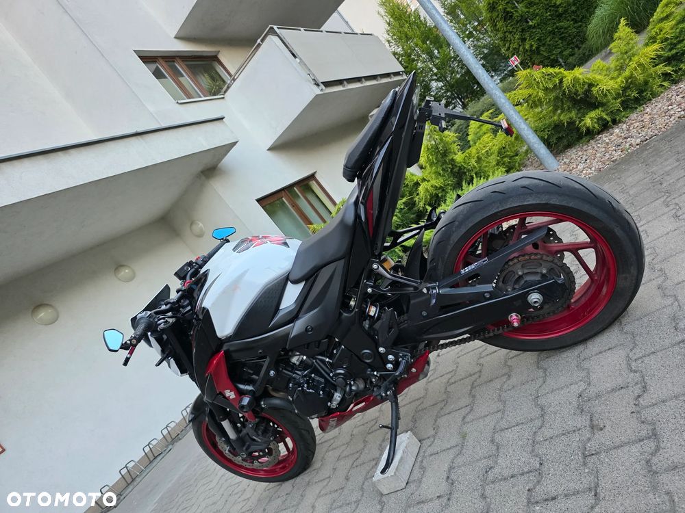 Suzuki GSX - 8