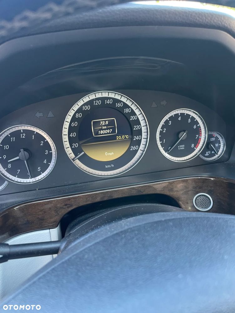 Mercedes-Benz Klasa E 200 CGI BlueEFFICIENCY - 11