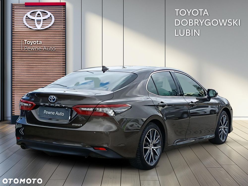 Toyota Camry - 5