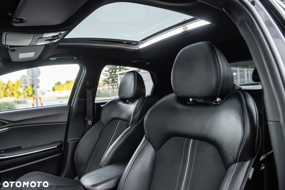 Kia XCeed - 18