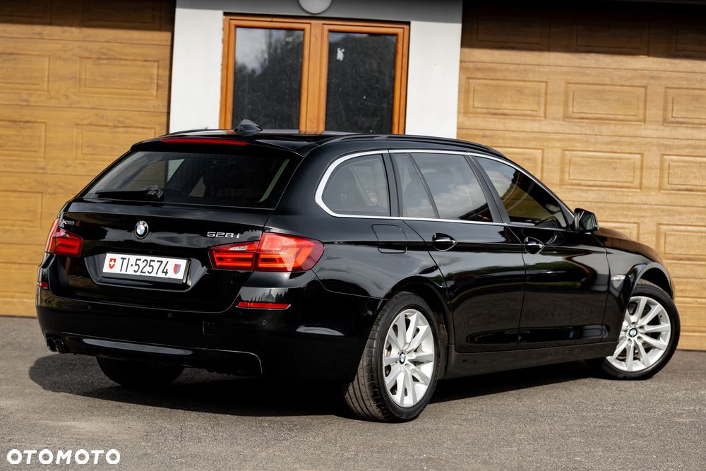 BMW Seria 5 528i xDrive Sport-Aut - 9