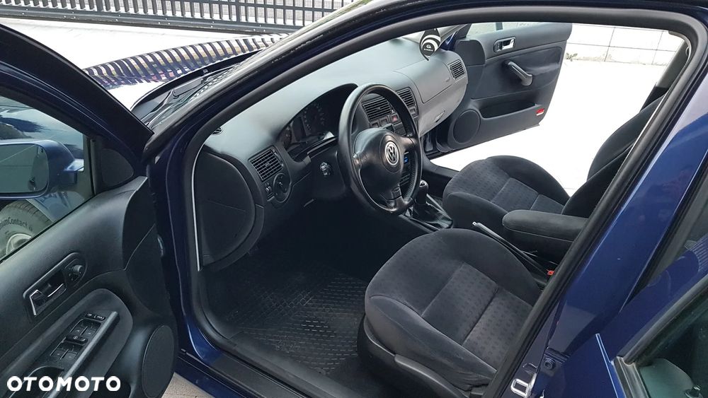 Volkswagen Golf 1.6 Comfortline - 5