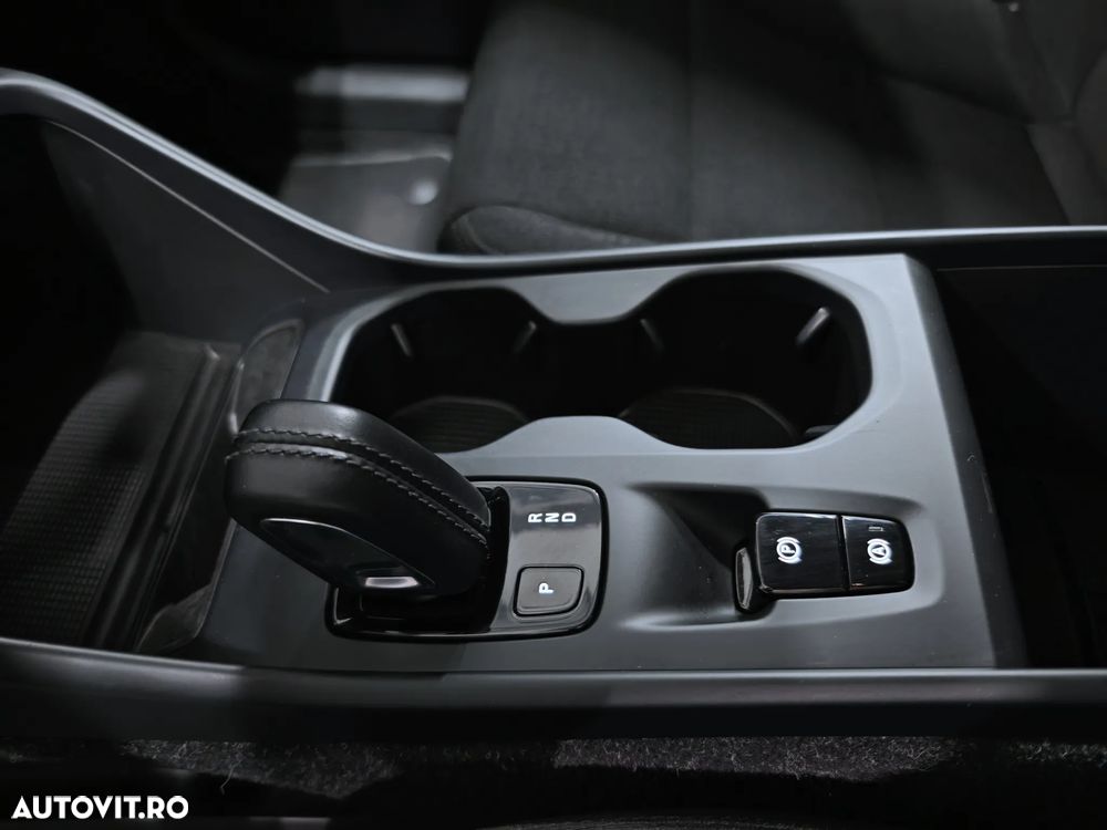 Volvo XC 40 T2 AT8 Momentum - 25