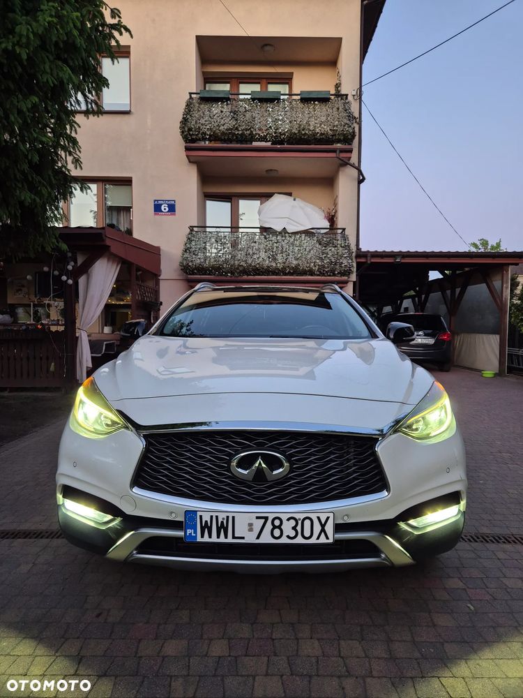 Infiniti QX - 1