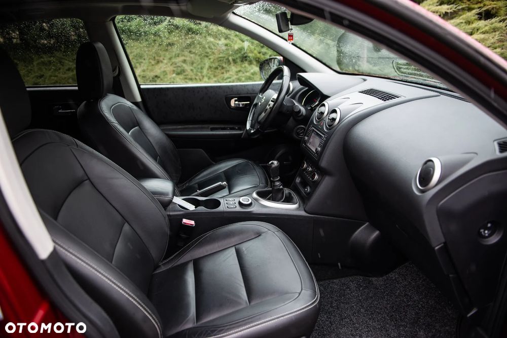 Nissan Qashqai 2.0 dCi 4 x 4 DPF tekna - 22