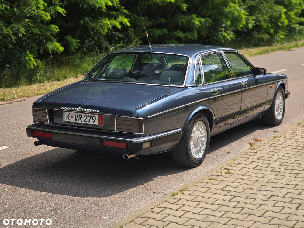 Jaguar Daimler 4.0i - 14