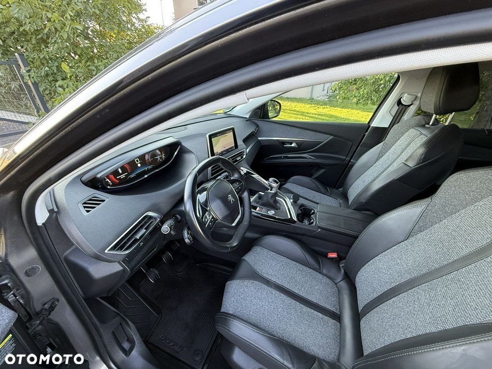 Peugeot 5008 2.0 HDi Allure 7os - 17