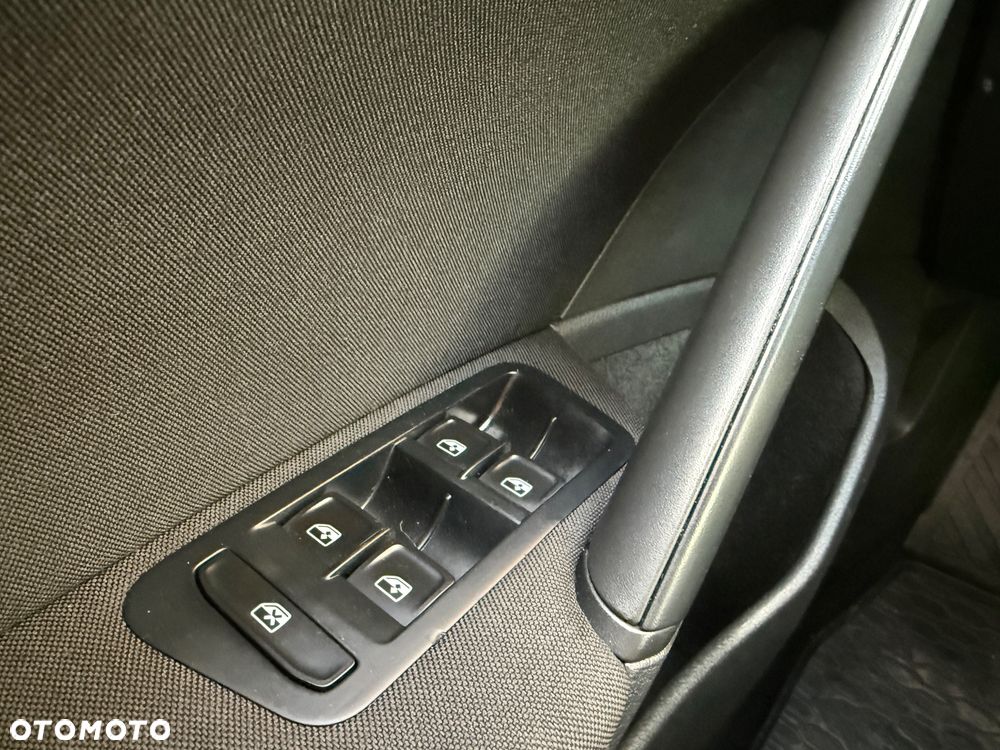 Volkswagen Golf 1.2 TSI BMT Trendline - 19