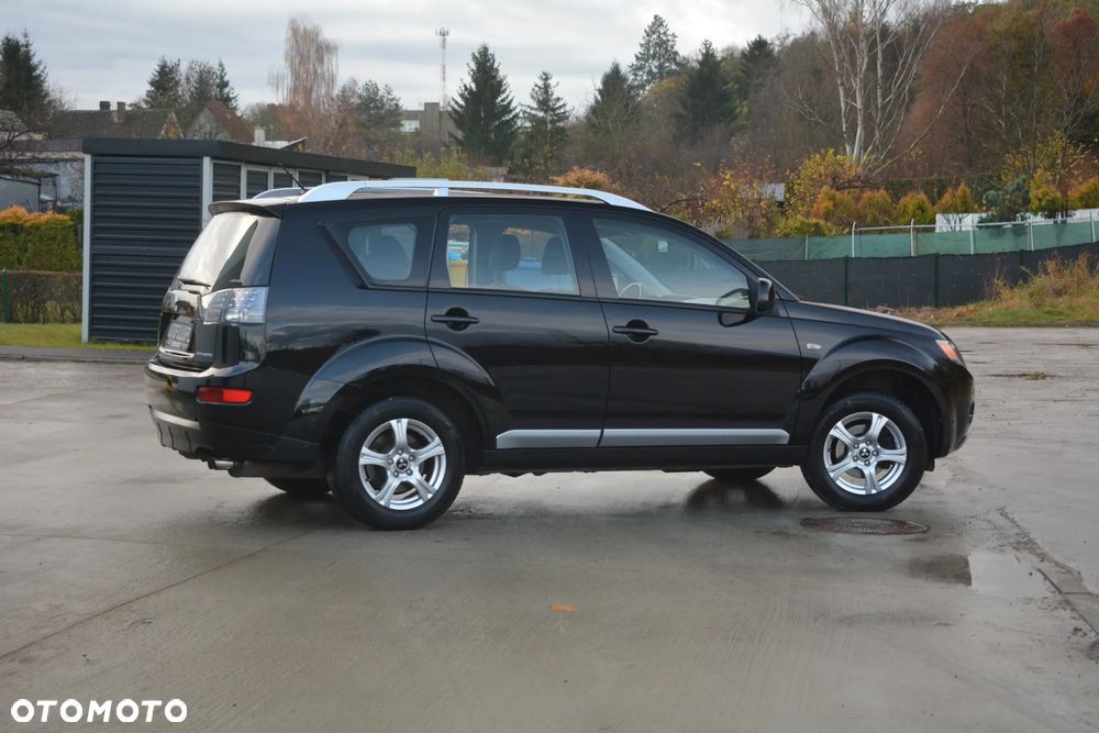 Mitsubishi Outlander - 10