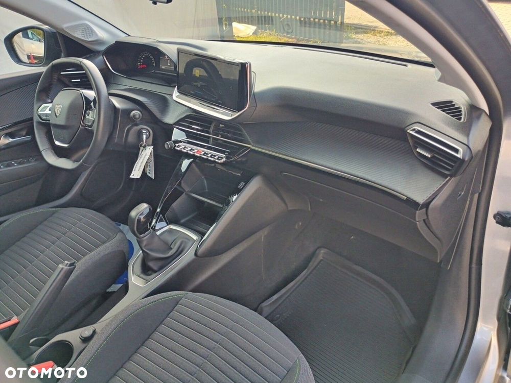 Peugeot 208 - 14