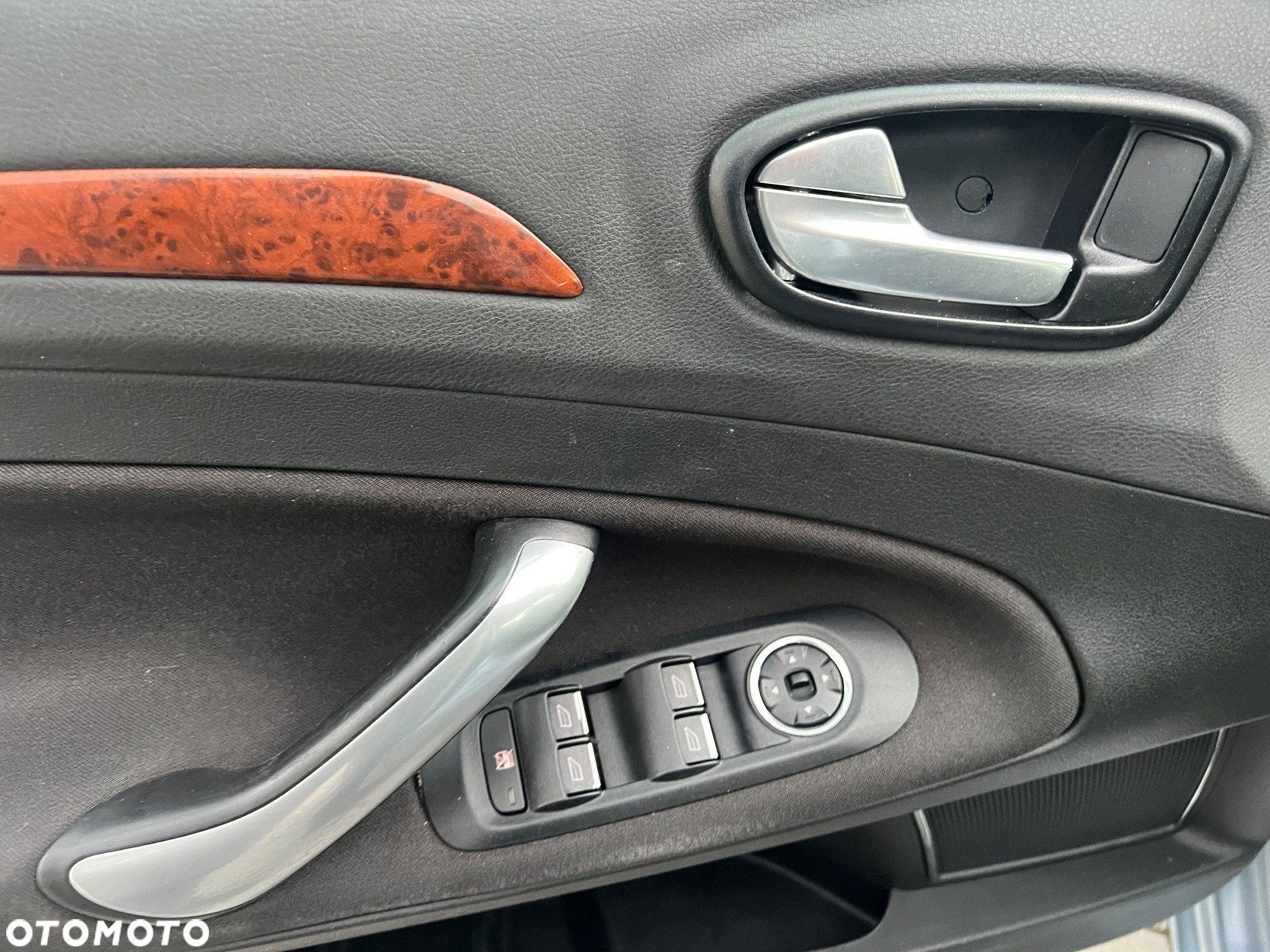 Ford Mondeo 2.5 Ghia X - 12