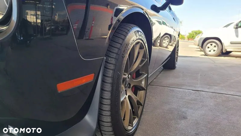 Dodge Challenger 5.7 R/T - 11