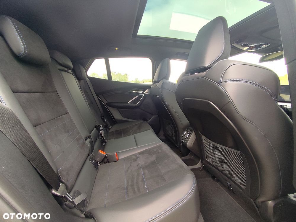 BMW iX2 xDrive30 66.5kWh M Sport Edition - 9