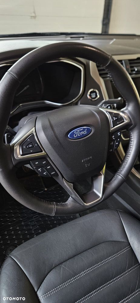 Ford Fusion - 10