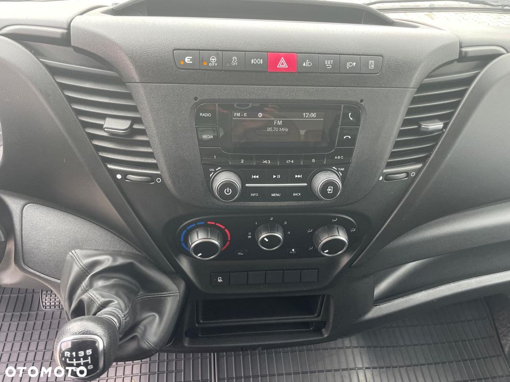 Iveco 35S18 Kontener 8EP Winda - 17