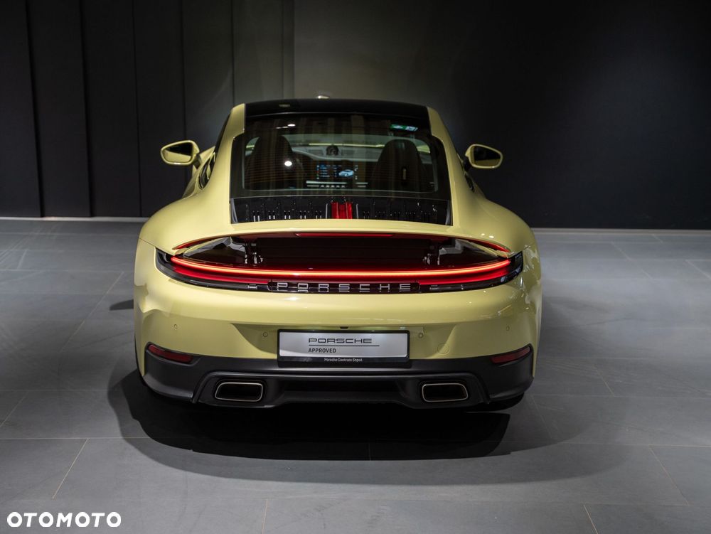 Porsche 911 Carrera - 20