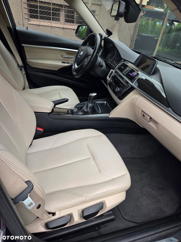 BMW Seria 3 318i - 15