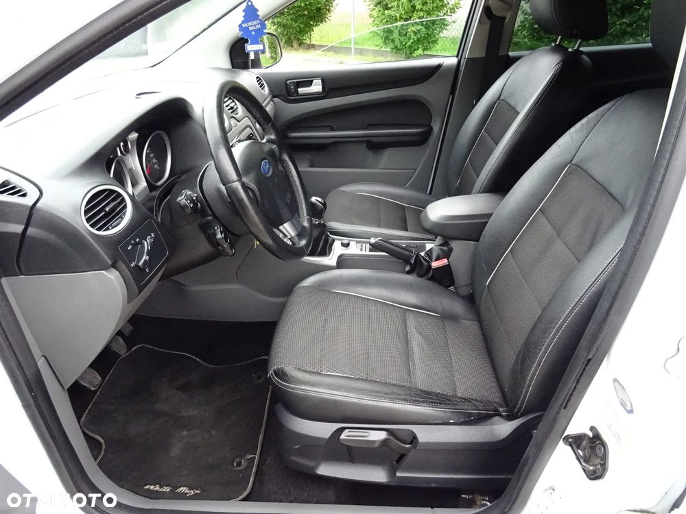 Ford Focus 1.8 White Magic - 16