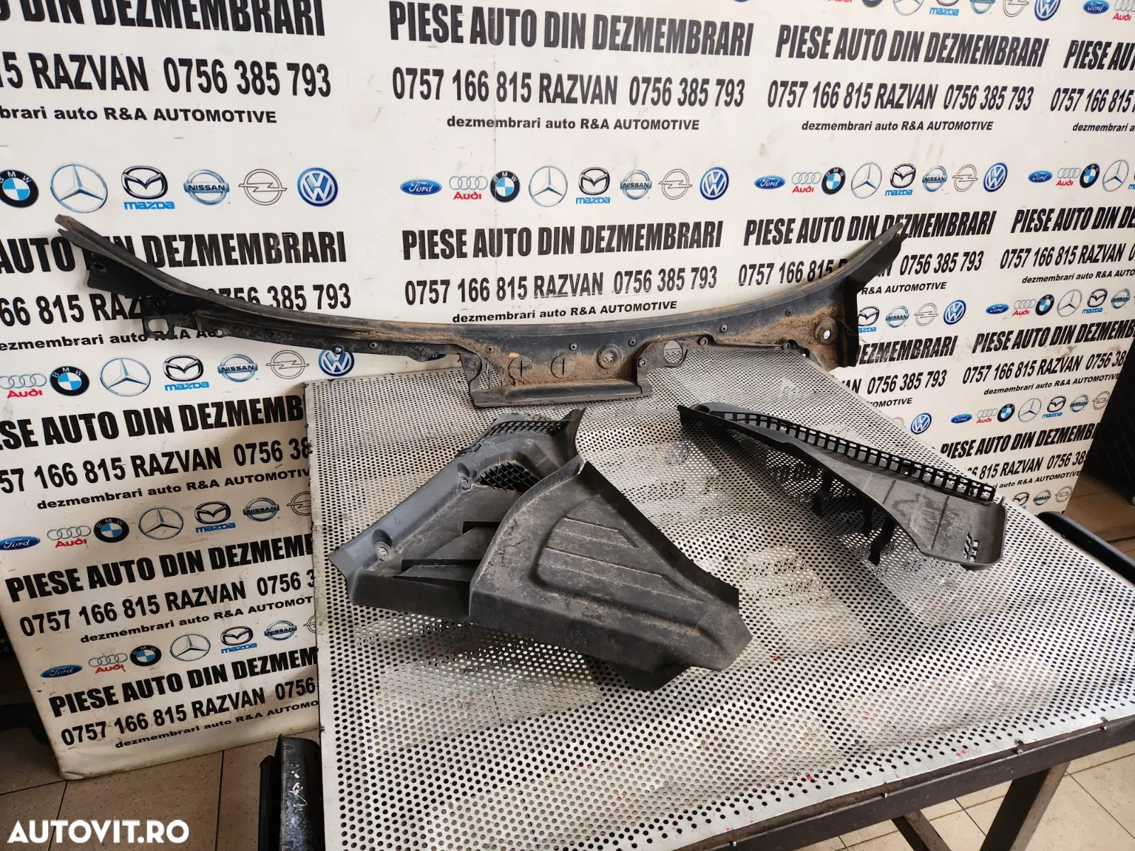 Grila Stergatoare Bmw Seria 7 F01 F02 F03 F04 Volan Stanga Grila Ornament Bmw F01 F02 F03 F04 Dezme - 2