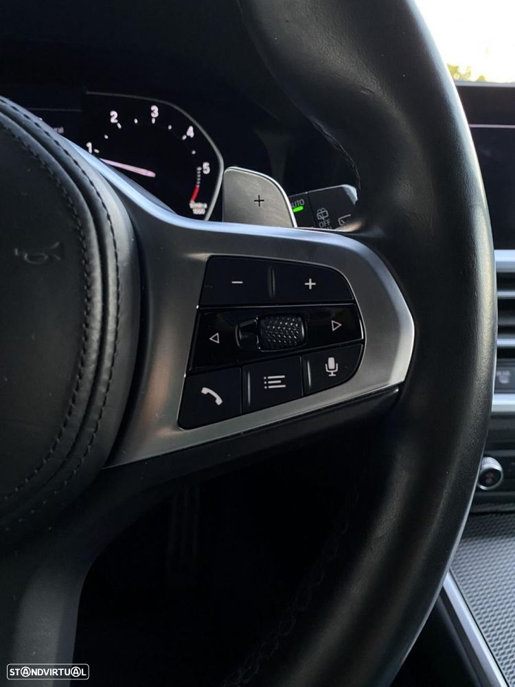 BMW 320 d Pack Desportivo M Auto - 43