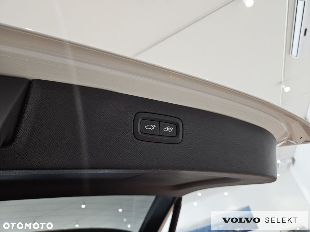 Volvo XC 90 - 32