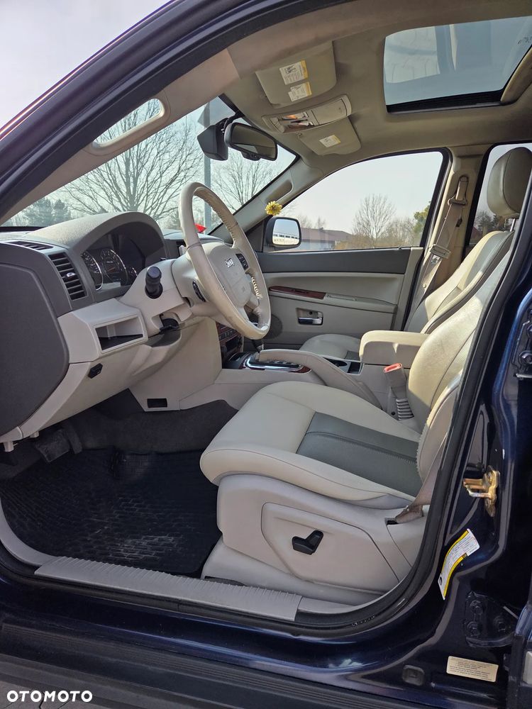 Jeep Grand Cherokee - 8