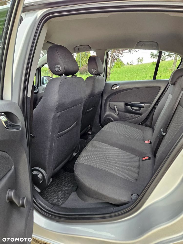 Opel Corsa 1.2 16V Essentia - 20