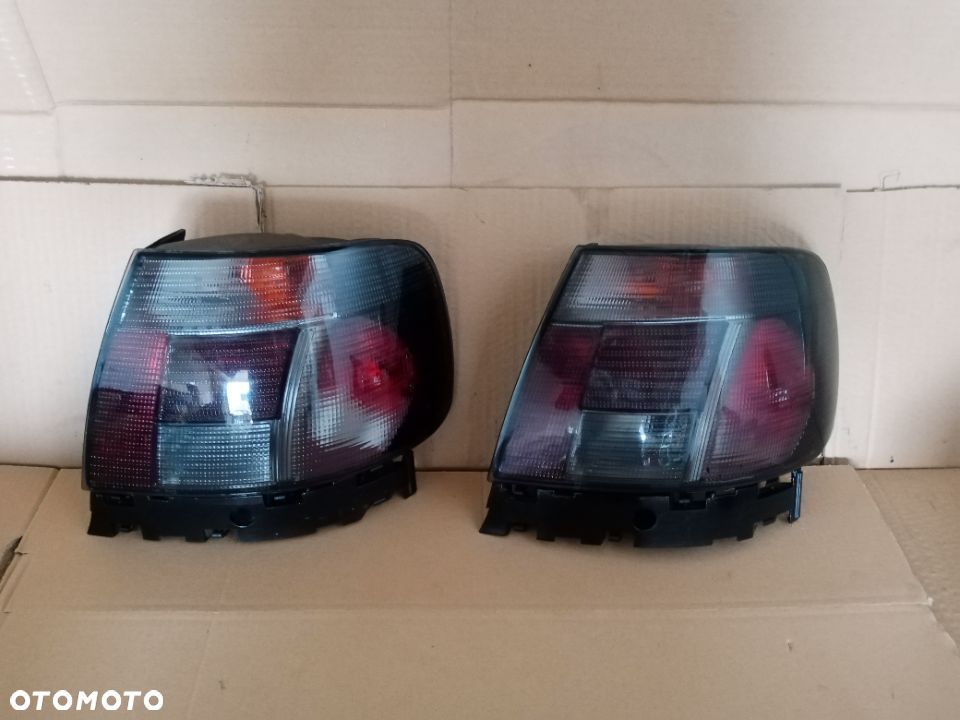 Lampa prawy tył prawa tylna Audi a4 b5 sedan black ciemna Nowa - 1