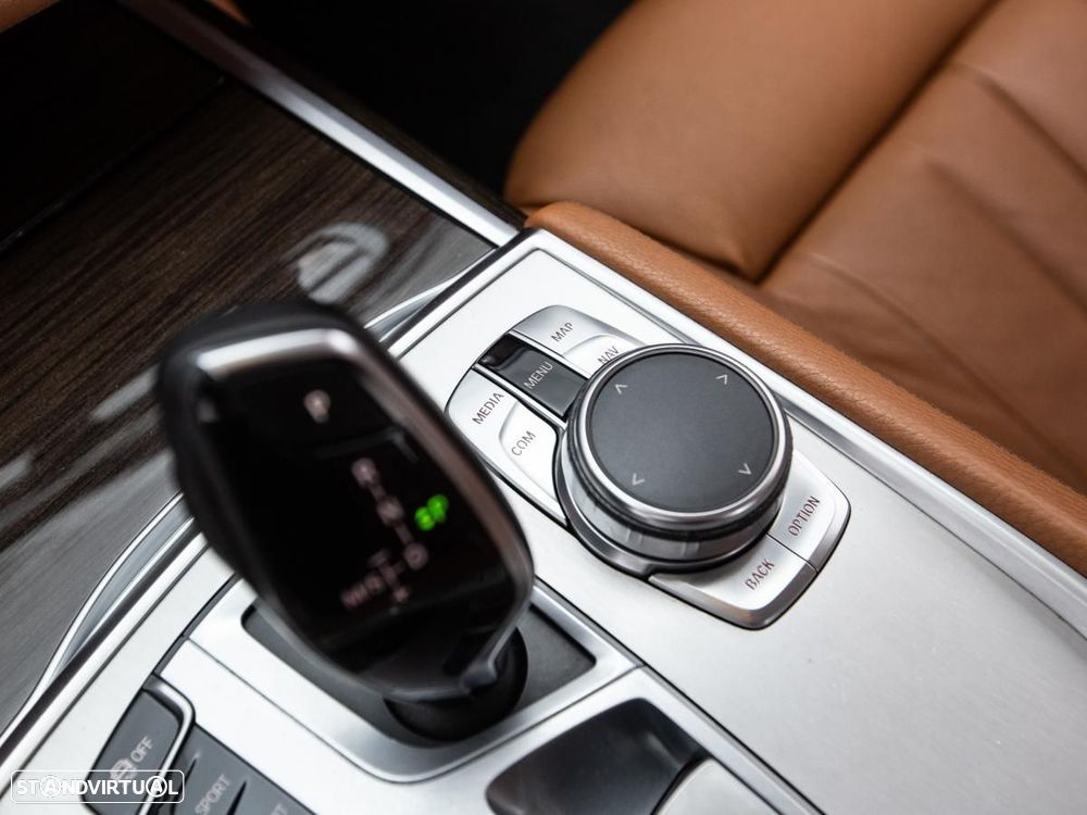 BMW 740 - 23