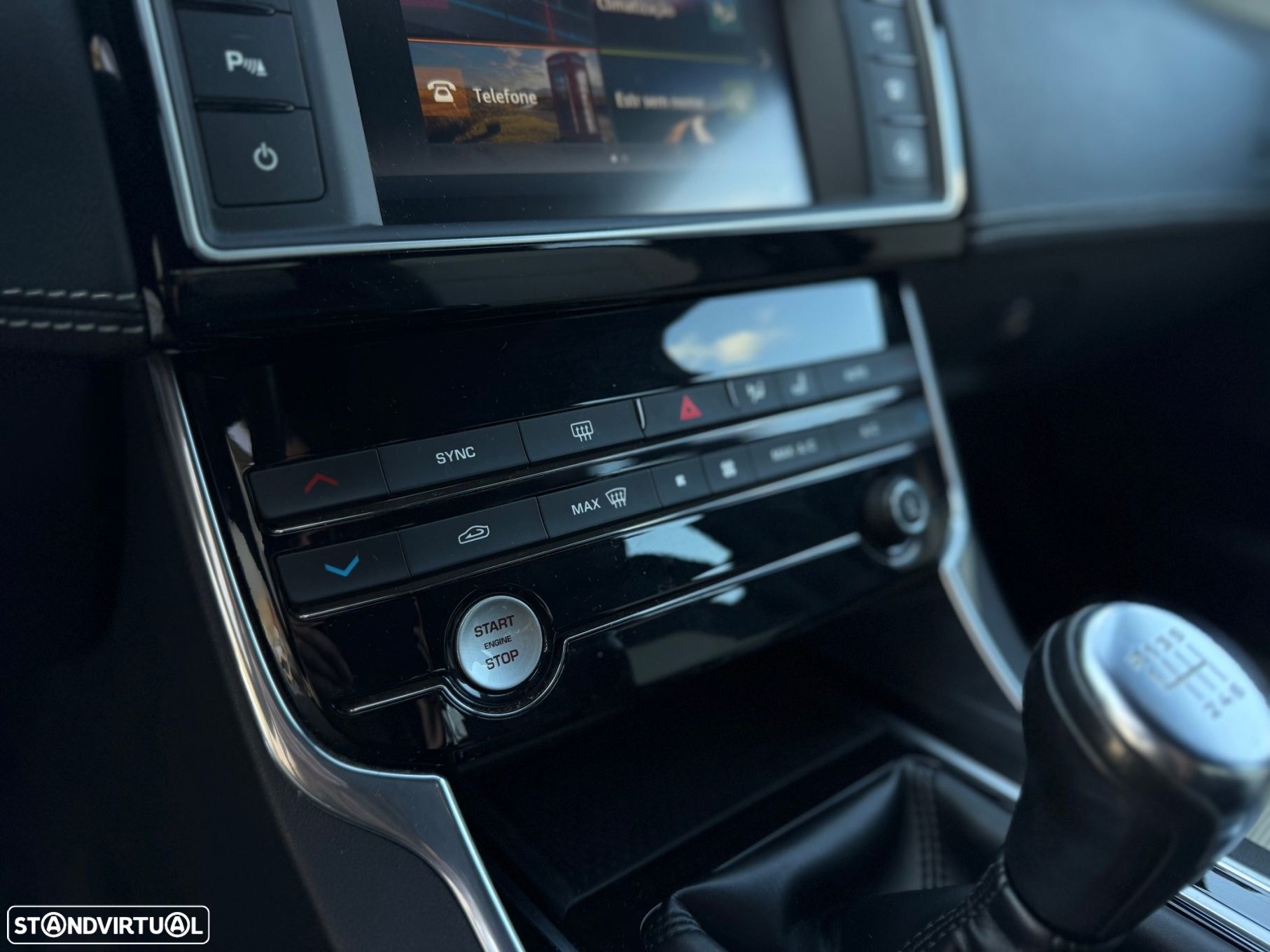 Jaguar XE 2.0 D R-Sport - 14