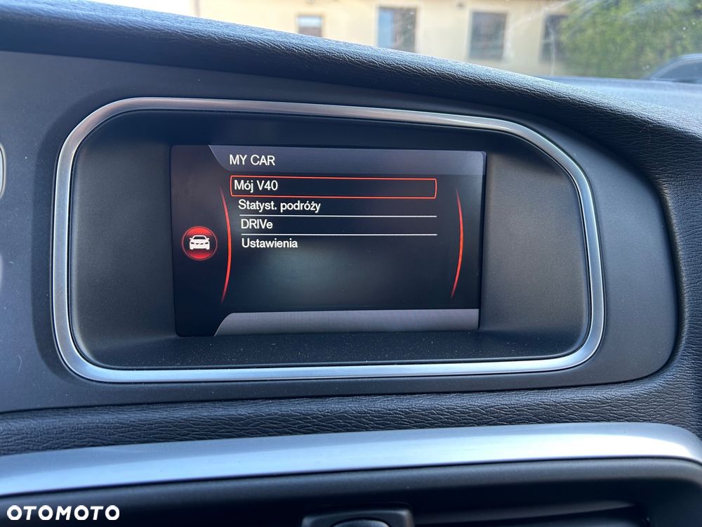 Volvo V40 D2 Momentum - 19