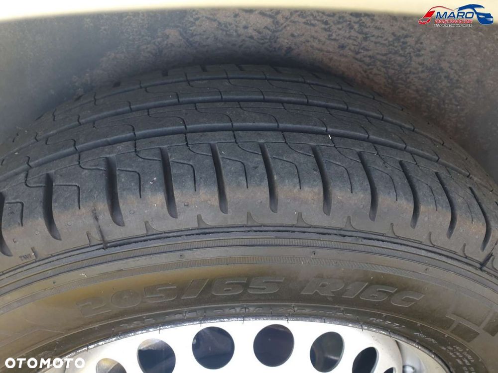Volkswagen T5 LONG 9 OSÓB Z WINDĄ DLA NIEPEŁONSPRAWNYCH - 37
