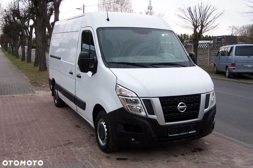 Nissan nv 400 - 3