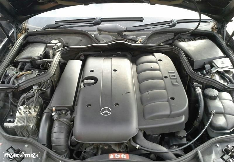 Mercedes Classe E320 W211 Avantgarde CDi de 2004 disponível para peças - 4