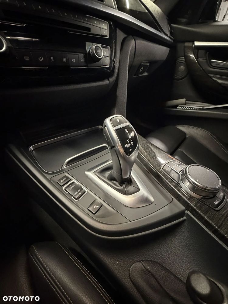 BMW Seria 3 340i xDrive Edition M Sport Shadow - 21