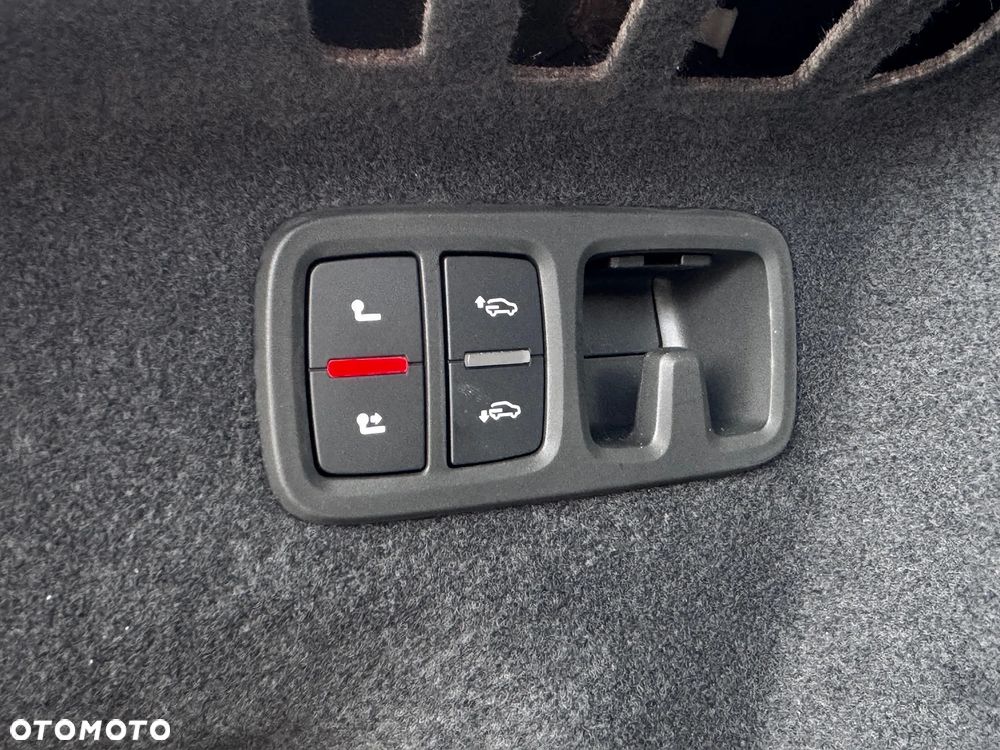 Audi Q8 TFSI e PHEV 360 kW Quattro Tiptronic - 35