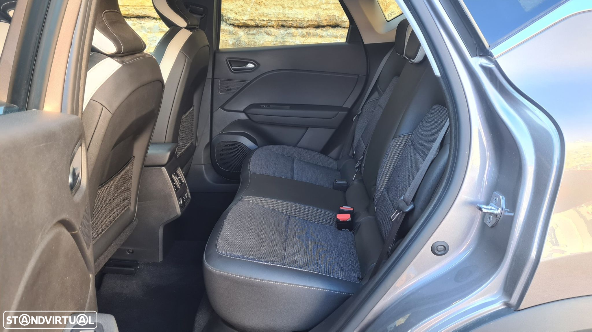 Renault Captur 1.6 E-Tech Plug-In Intens - 47