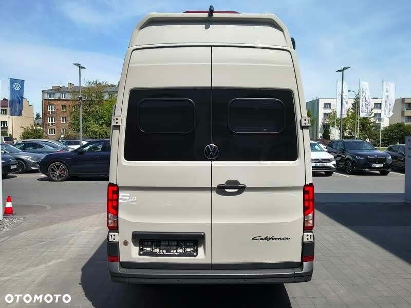Volkswagen Crafter Grand California 600 silnik: 2,0 l TDI EU6 SCR BlueMotion Technology 130 kW skrzynia biegów: Przedni napęd automatyczna 8-biegowa rozstaw osi: 3640 mm - 6